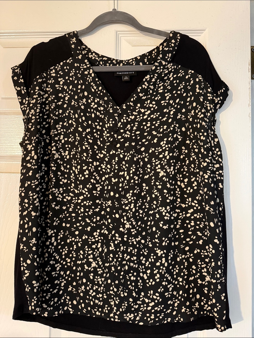 Black and Cream Printed V-Neck Short Sleeve Blouse by Fortune+Love